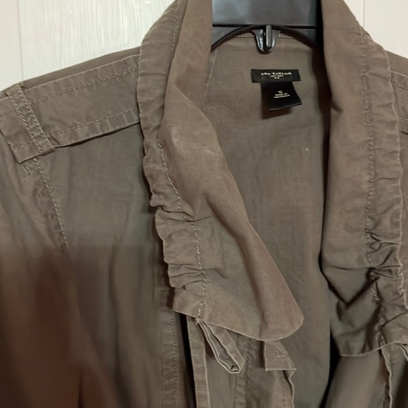 Ann Taylor olive green jacket.  Women’s Size 12 - Picture 3 of 7